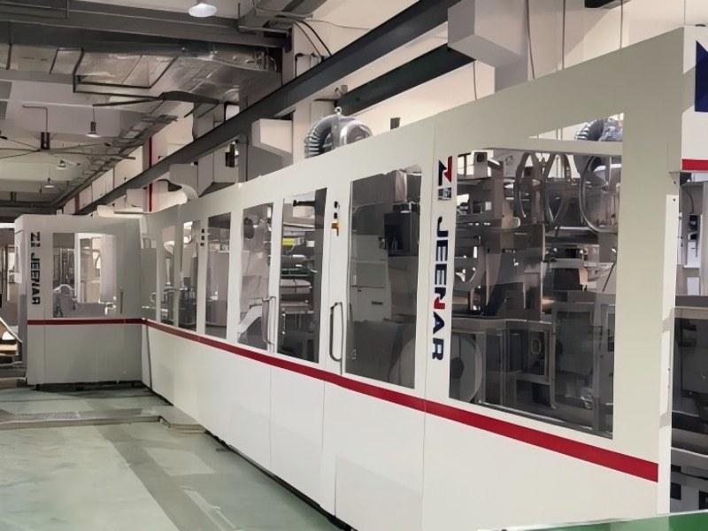 Machine de fabrication de sacs à valve entièrement servocommandée FK008 : une nouvelle référence pour un emballage efficace et intelligent