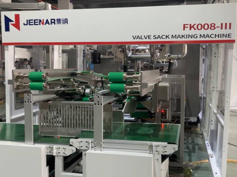 Processus de fonctionnement d'une machine à fabriquer des sacs à valve de 120 sacs/minute